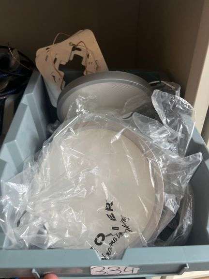 LIGHTOLIER FLUSH CEILING MOUNT LED LIGHT FIXTURE SUITABLE FOR WET LOCATIONS 87R835K10AL