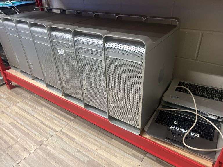 VARIOUS MODEL APPLE COMPUTERS