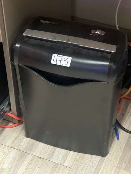 AMAZON BASICS 6-SHEET PAPER SHREDDER