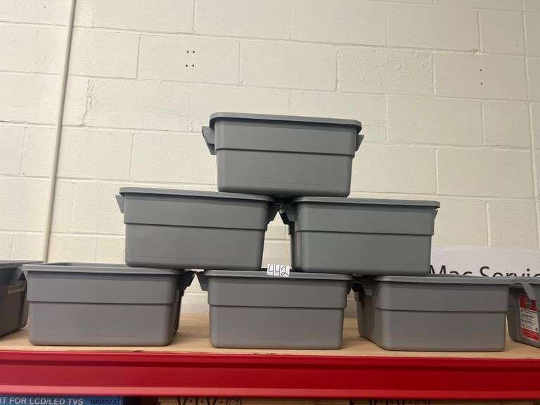 RUBBERMAID ROUGHNECK 3GAL GREY STORAGE CONTAINER 15.6875" x 10.625" x 7"