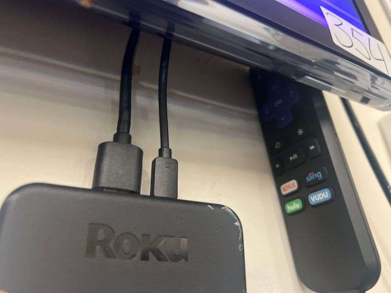 ROKU 3900X MEDIA STREAMING DEVICE WITH POWER CABLE, HDMI AND REMOTE ALL INCLUDED
