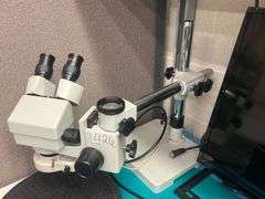 COMPLETE MICROSCOPE SETUP INCLUDING ADJUSTABLE BASE, LED LIGHT RING, WF10X/20 LENS