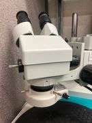 COMPLETE MICROSCOPE SETUP INCLUDING ADJUSTABLE BASE, LED LIGHT RING, WF10X/20 LENS