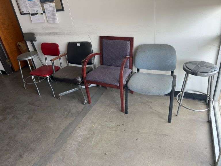 VARIETY OF OFFICE CHAIRS
