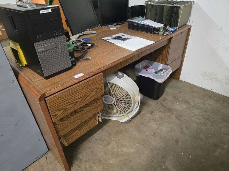FORMICA TOPPED WOOD GRAIN FINISH DESK APROX 70"x3'x30"