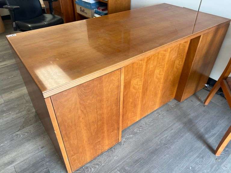 PAOLI FURNITURE SOLID CEDAR WOOD DESK WITH 5-FILING DRAWERS, SINGLE KEYBOARD TRAY APROX 67"x30"x30" WITH LEATHER LIKE ROLLING OFFICE CHAIR INCLUDED