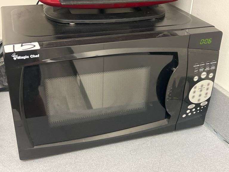 MAGIC CHEF MCM770B1 BLACK COUNTERTOP MICROWAVE 1050W