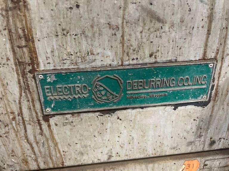 ELECTRO DEBURRING CO VIBRATORY TUMBLER FINISHING MACHINE 133-2353