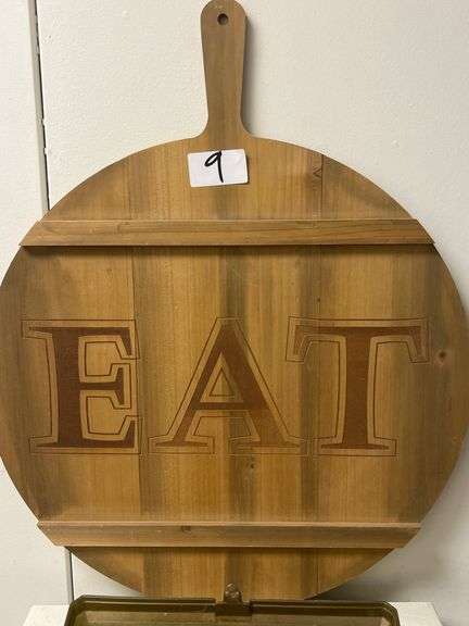 WOODEN ROUND SERVING PEEL APROX 20"