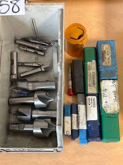 MIXED ASSORTMENT OF MILLING CUTTERS AND COUNTERBORES INCLUDING FKD , NIAGARA CUTTER , PUTMAN ECT