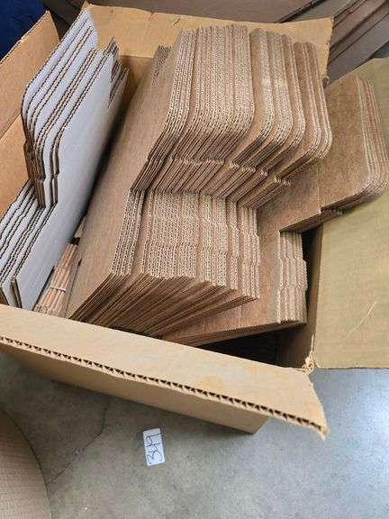 SHIPPING / SMALL PART BOXES INCLUDING WHITE, APROX 6-3/4" x 4.5" x 2-1/4" ABOUT 50 IN LOT ; AND  5"x3"x2" ABOUT 200 INLOT