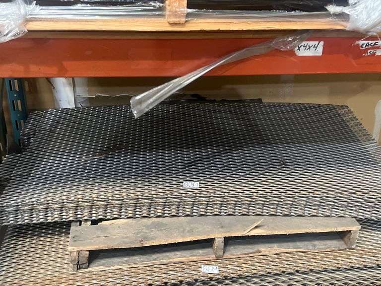 EXPANDED METAL MESH SHEET DIAMOND SHAPED PATTERN APROX 58"x5'