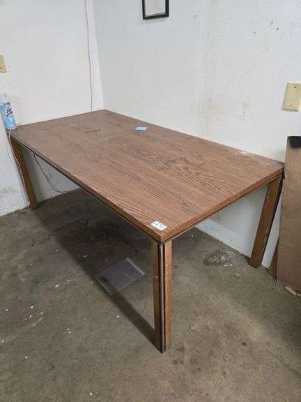 FORMICA TOPPED WOOD GRAIN FINISH DESK APROX 3'x6'x29"