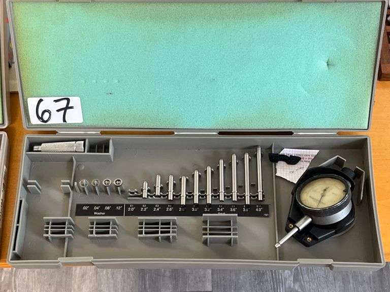 BROWN & SHARPE MW216 0.001" IN MITUTOYO CASE WITH EXTENSION RODS AND OTHER ATTACHMENTS