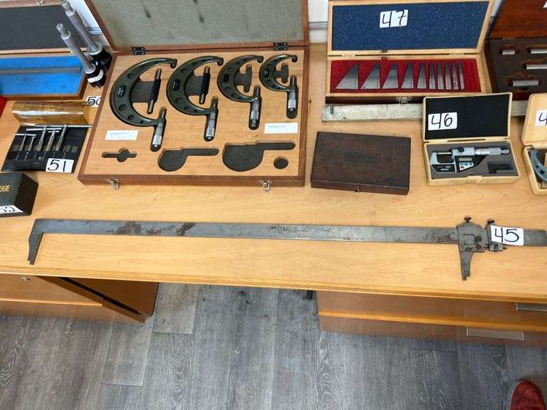 BROWN & SHARPE MFG. 570 36" PRECISION VERNIER CALIPER