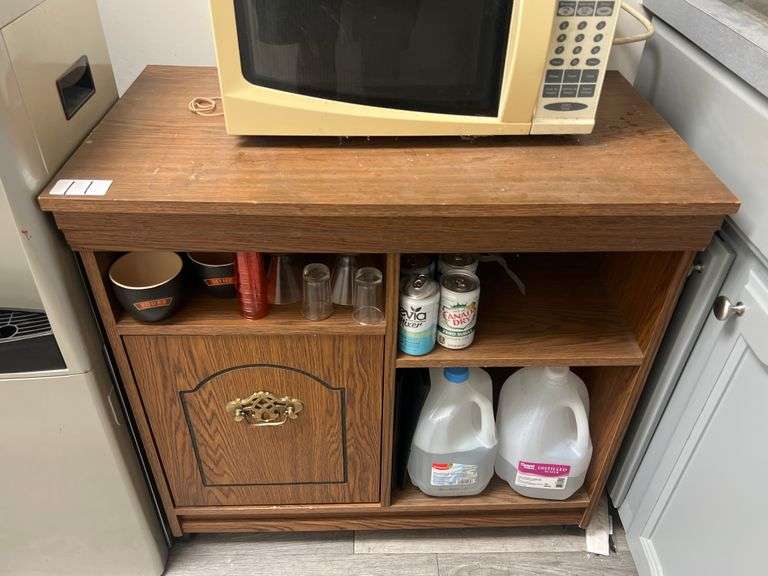 LIQUOR CABINET WITH SINGLE DOOR AND 3-SHELVES APROX 30"x19"x30" WITH CONTENTS INCLUDED