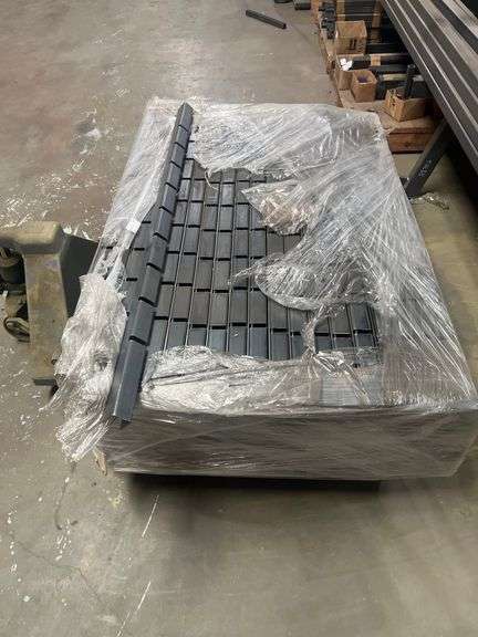 FERROUS METAL HARDWARE PIECES