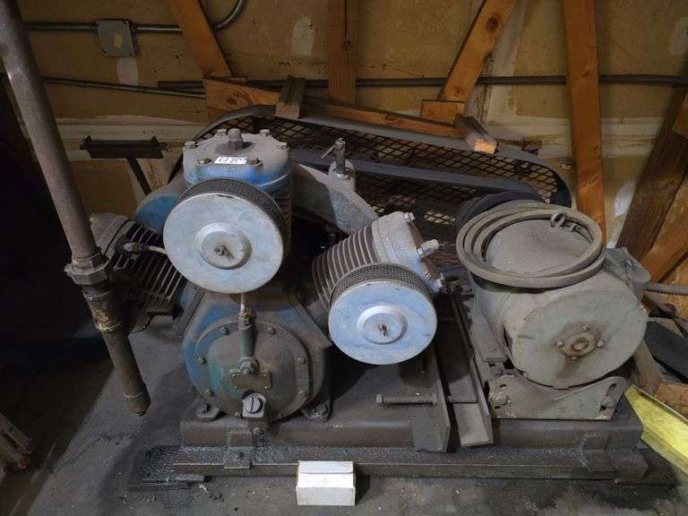 INGERSOLL RAND TYPE 30 15TE INDUSTRIAL AIR COMPRESSOR HARD WIRED INTO ITS OWN BREAKER BOX, BOX INCLUDED WITH LOT