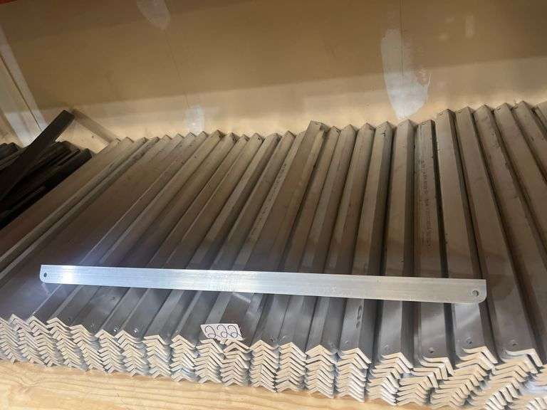 ALUMINUM MOUNTABLE ANGLE CHANNELS APROX 29"L