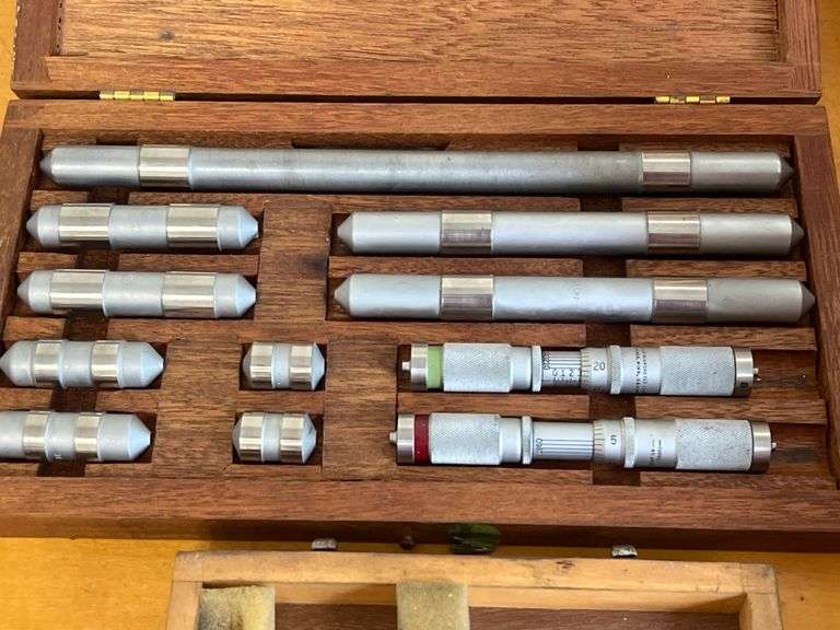 BRIDGEPORT TUBULAR DEPTH MICROMETER WITH ATTACHMENTS RANGING FROM 10" - 1"