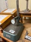 MITUTOYO COMPARATOR STAND 215-620 BS-20