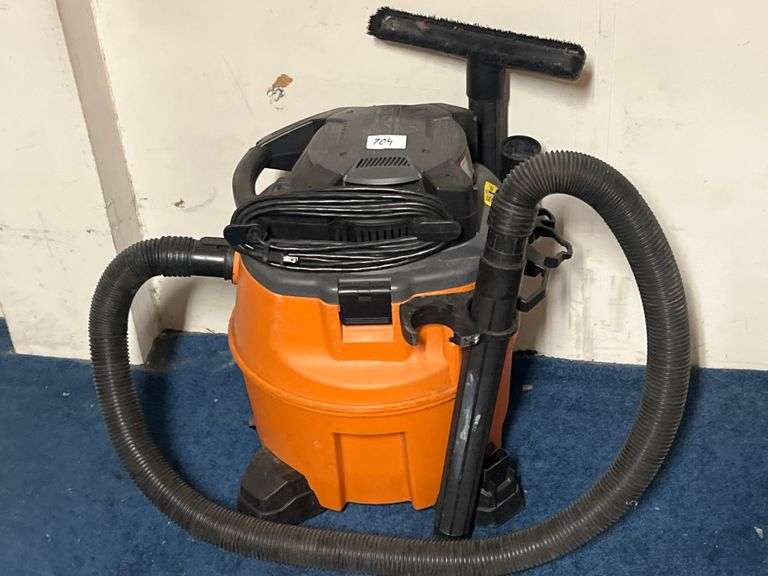 Rigid blower vac with attachments
