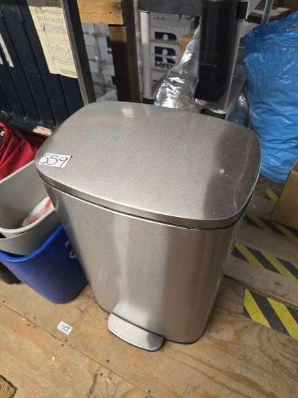 STAINLESS STEEL TRASHBIN WITH FOOT PEDAL OPERATED LID & SMALLER PLASTIC WASTE BINS
