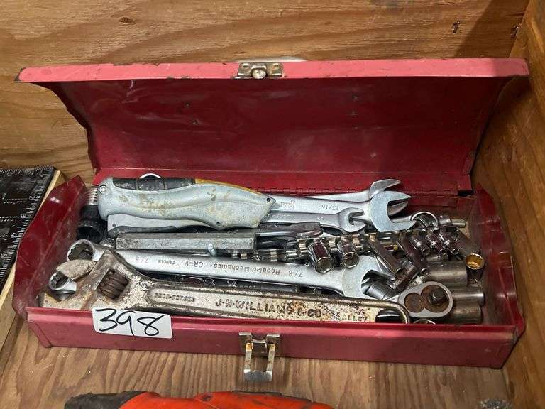 VARIOUS HAND TOOLS AND ATTACHMENTS
