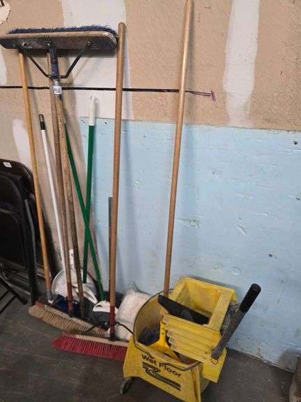 WAREHOUSE CLEANING SUPPLIES