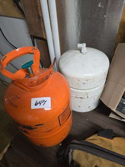 NATIONAL 404A REFRIGERANT GAS 24LBS TANK AND SIMILAR WHITE TANK, CONTENTS UNKNOWN