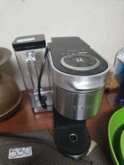 KEURIG SINGLE CUP COFFEE BREWER MODEL K920
