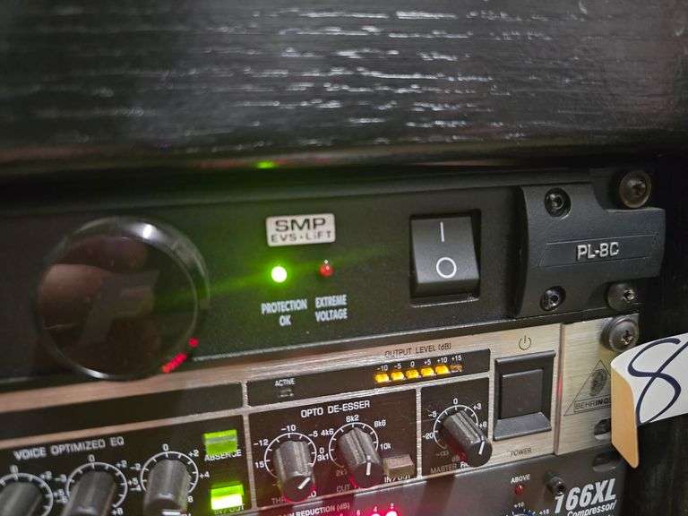 FURMAN SMP EVS LiFT PL-8C POWER SUPPLY WITH POWER CABLE