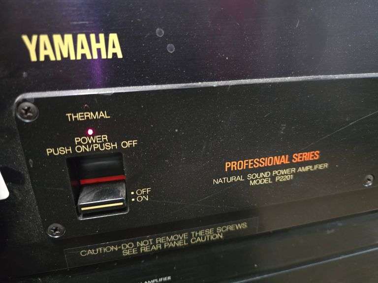 YAMAHA PROFESSIONAL SERIES NATURAL SOUND POWER AMPLIFIER MODEL P2201 WITH POWER CABLE VINTAGE STUDIO NEAR-FIELD POWER AMP