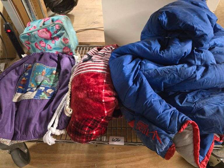 BLANKETS AND SLEEPING BAG