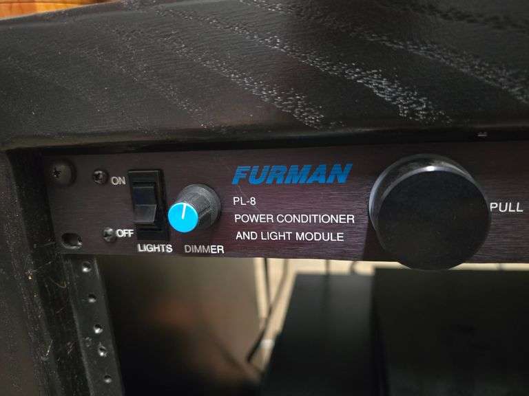 FURMAN PL-8 POWER CONDITIONER & LIGHT MODULE WITH POWER CABLE