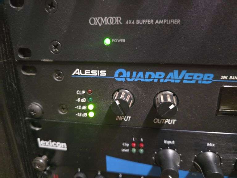 ALESIS QUADRAVERB 20K BANDWIDTH SIMULTANEOUS DIGITAL EFFECTS PROCESSOR FULLY PROGRAMABLE WITH POWER CABLE