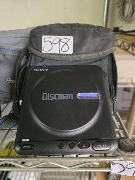 SONY DISCMAN CD PLAYER WITH CASELOGIC TRAVEL CASE