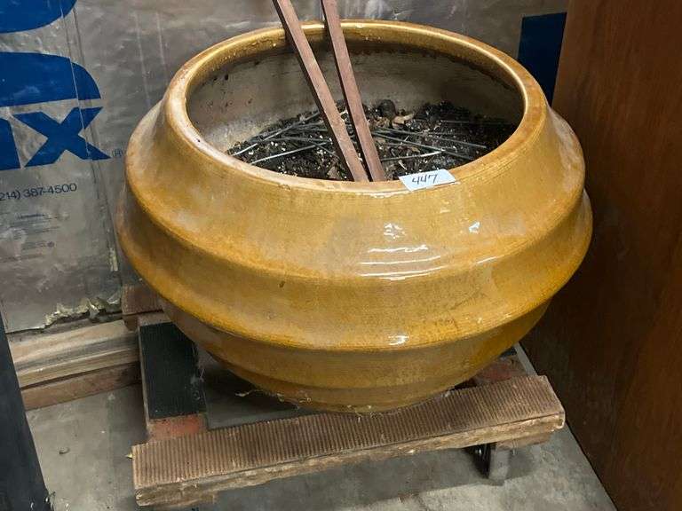 EXTRA LARGE HIVE SHAPED CERAMIC POT APROX 2'DIA x 19"H