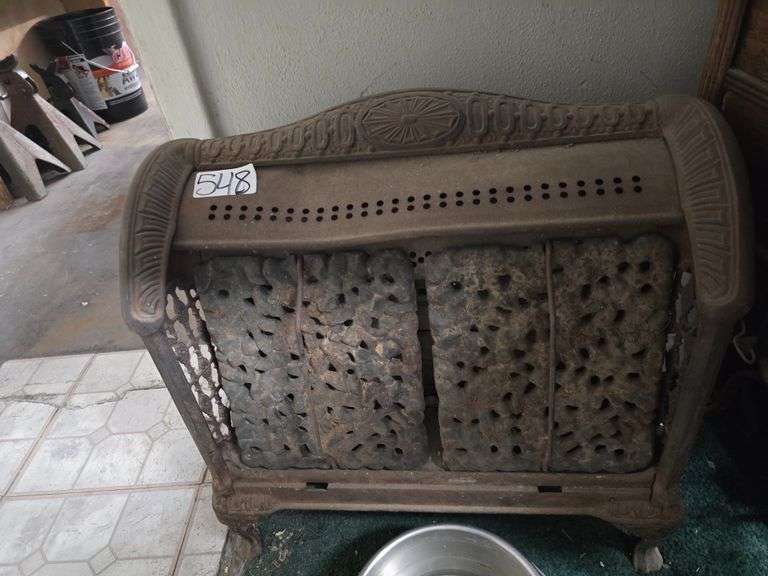 ANTIQUE FURNACE APROX 19"x20"