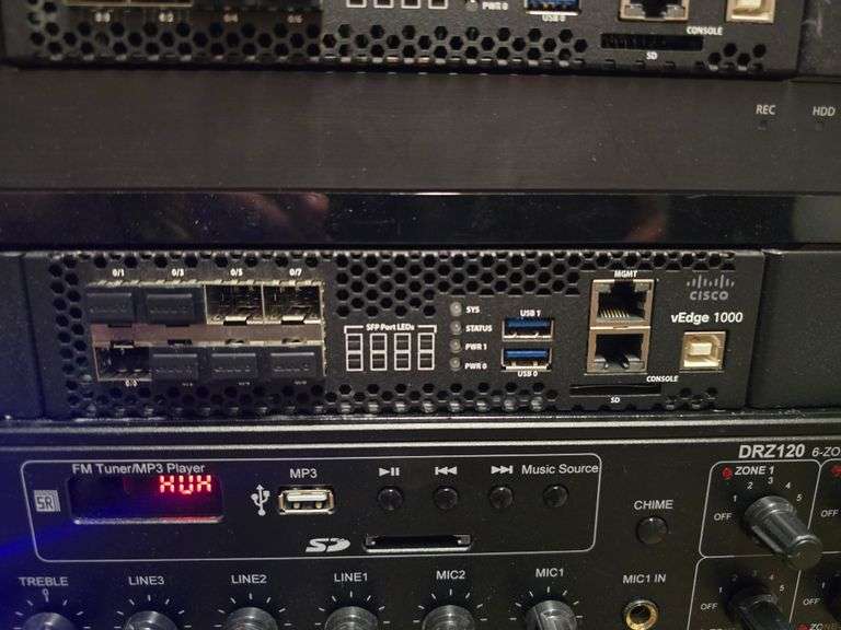 CISCO 1 vEDGE 1000 WAN ROUTER