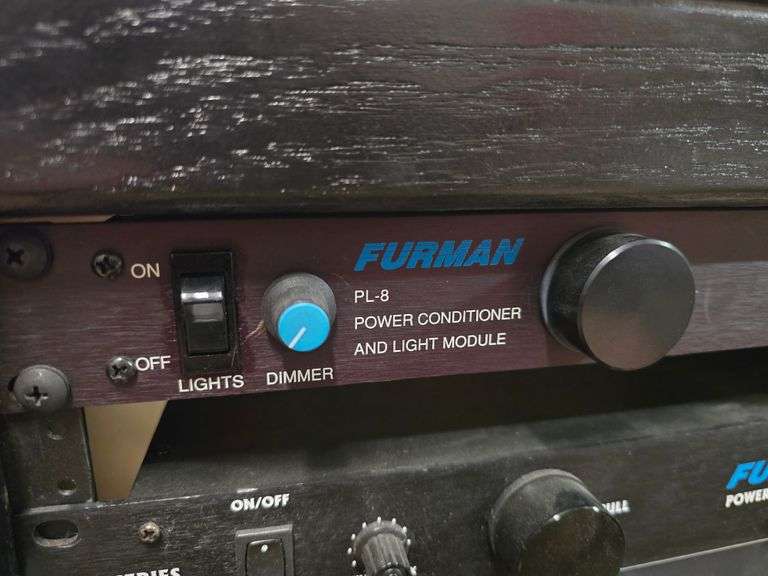 FURMAN PL-8 POWER CONDITIONER & LIGHT MODULE WITH POWER CABLE