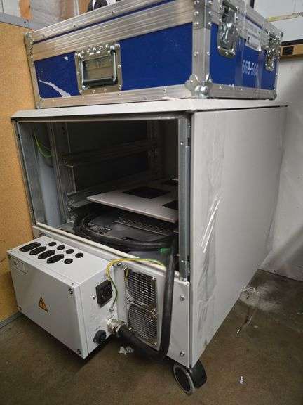 SHORT STACK 19" SERVER CABINET WITH POWER SUPPLY