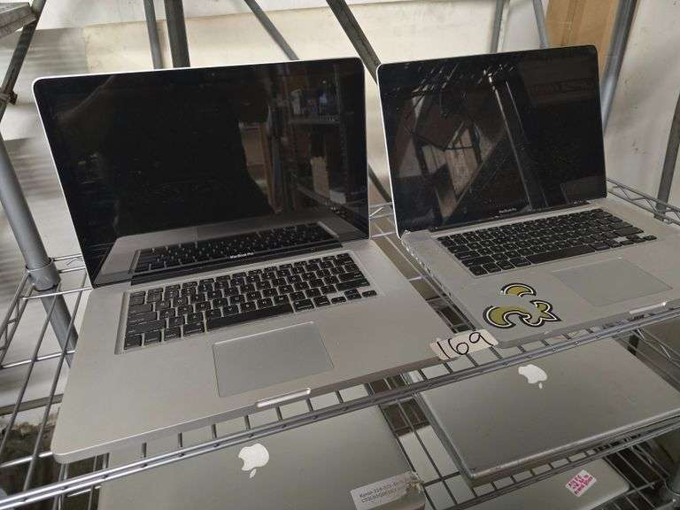 APPLE MACBOOK LAPTOPS  INCLUDING PRO A1286 , A1095 , 1226 ECT