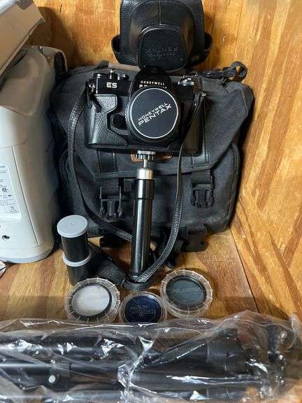 HONEYWELL PENTAX ES 6524846 VINTAGE CAMERA WITH NUMEROUS ACCESSORIES INCLUDING STAND, LENS COVER, POLARIZER ,SKY LIGHT FILTER, FILM, ALL IN TAMRAC LTX SERIES CASE