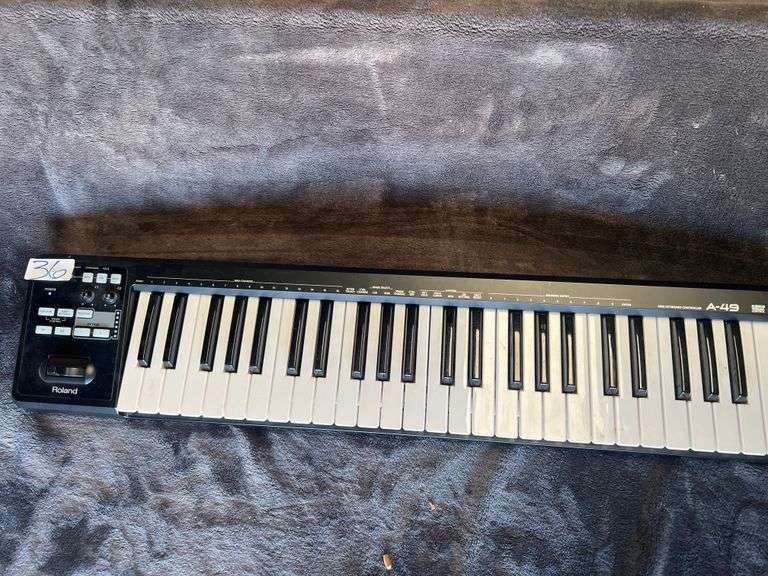 ROLAND A-49 MIDI KEYBOARD CONTROLLER