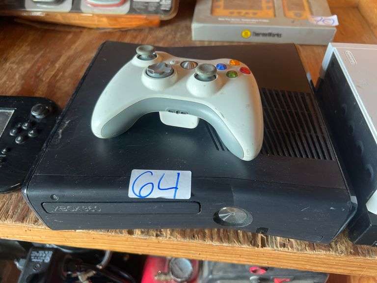 XBOX 360S CONSOLE MODEL 1439 WITH 1451 250GB HARD DRIVE AND WIRELESS CONTROLLER INCLD.