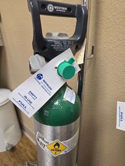 MATHESON COMPRESSED OXYGEN TANKS 2-LARGER ONES READ FULL, SINGLE OXYTOTE INCLUDED