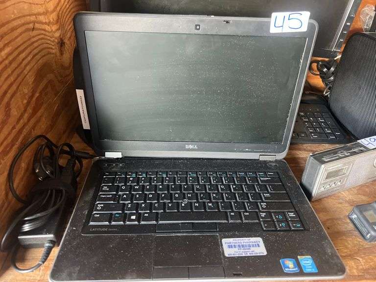DELL LATITUDE E6440 LAPTOP WITH CHARGING CABLE INCLD. I5 WINDOWS 7