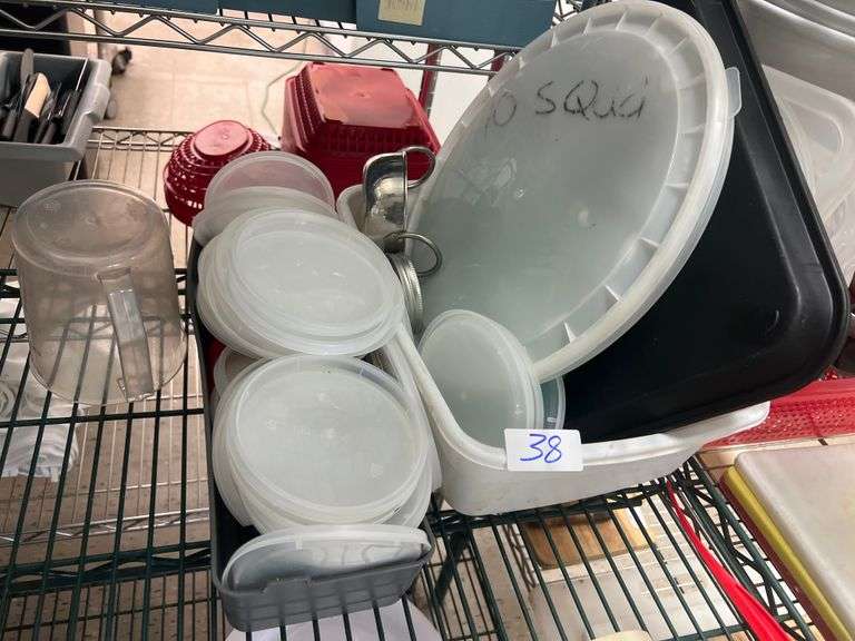 LOT OF PLASTIC LILDS