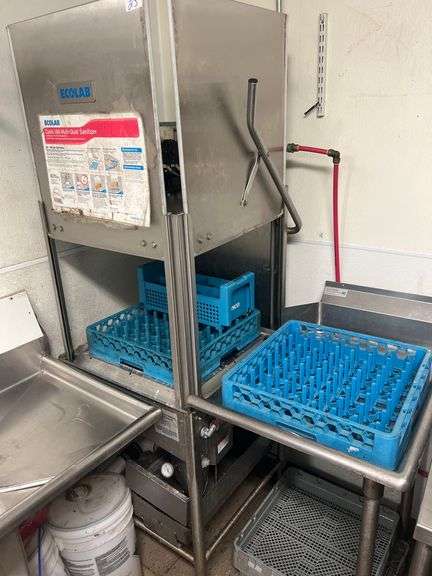 ECOLAB ES-2000 COMMERCIAL DISHWASHING MACHINE WITH NSF METAL ATTACHMENTS INCLUDED AS WELL AS (4) TRAYS.. **TOOLS LIKELY NEEDED FOR REMOVAL, BUYER RESPONSIBLE FOR DISCONNECT
